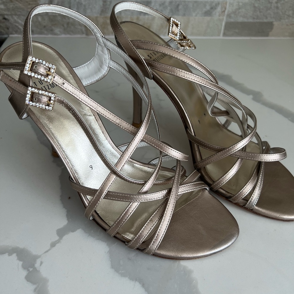 Stuart Weitzmsn Gold Sandle.